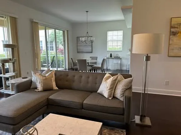 658 Vintage Reserve Cir, Naples, FL