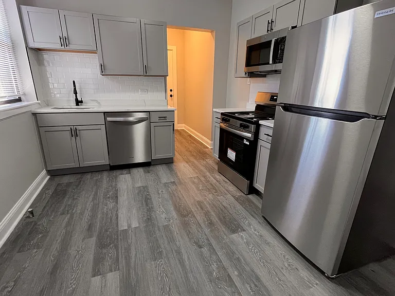 4918 S Vincennes Ave #3R — Photo 8