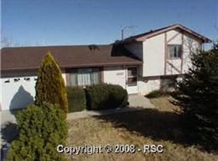 2045 Heathecrest Dr, Colorado Springs, CO 80915