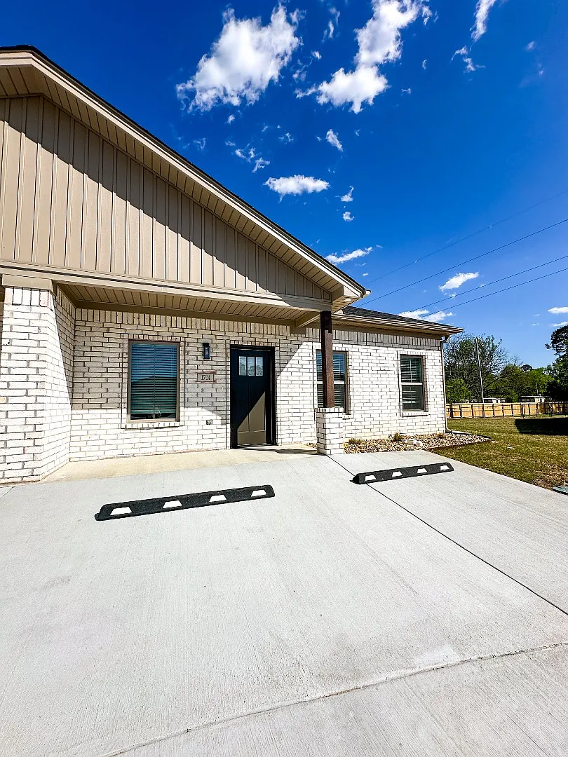 1712 Rosemary Drive - 1714 Rosemary Drive — Photo 1