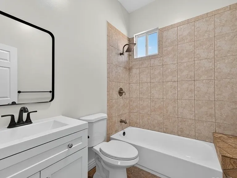760 N Huntington St — Photo 10
