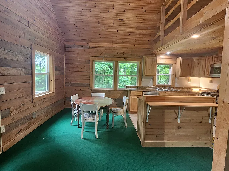 1426 Vertical Mile Rd — Photo 5