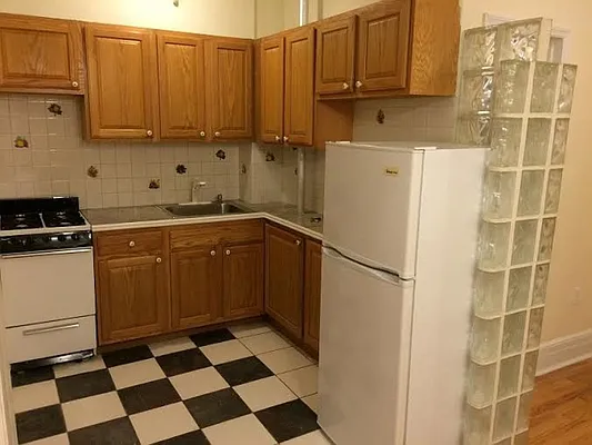 Rented by Bohemia Realty Group | media 18