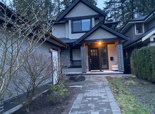 1098 Montroyal Blvd, North Vancouver, BC V7R 2H7