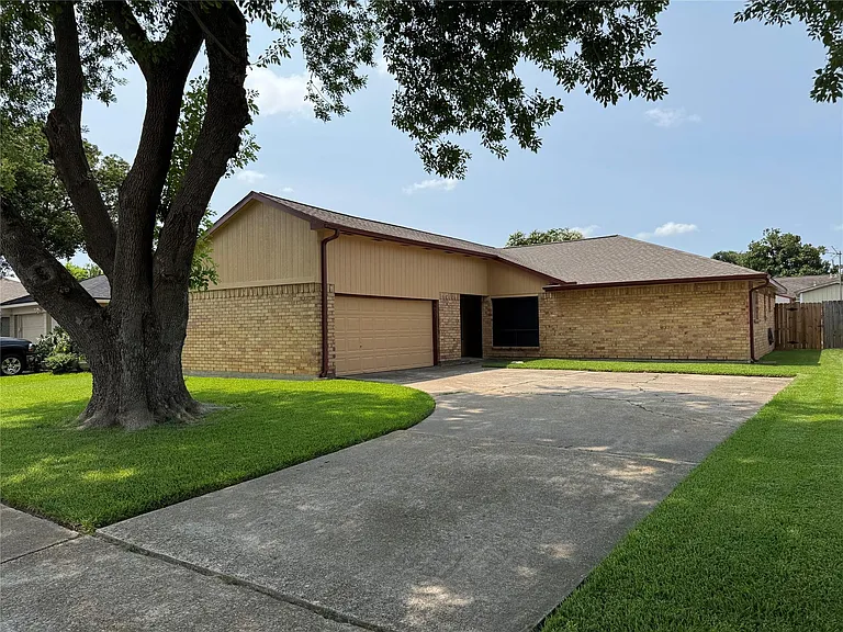 9831 Shell Rock Rd — Photo 2