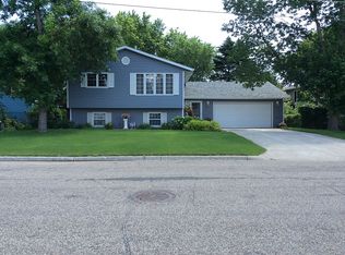 1508 7th Ave NE, Jamestown, ND 58401