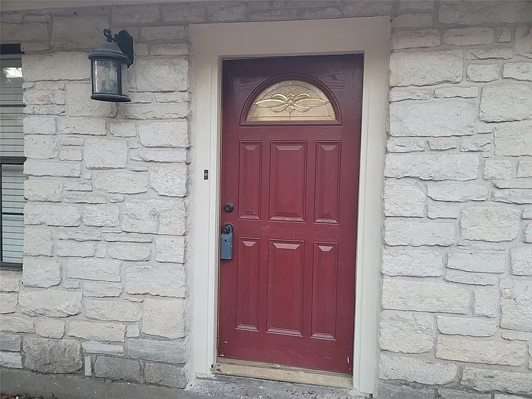 306 E Anderson Ave — Photo 1