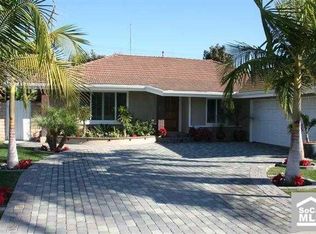940 Magellan St, Costa Mesa, CA 92626