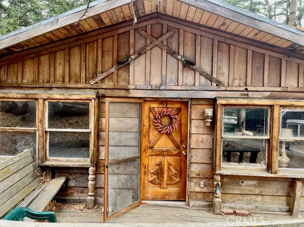 31897 Lookout Ln, Running Springs, CA 92382