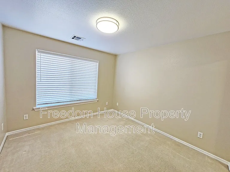 4591 Stoneham St — Photo 31