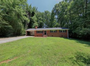 7012 Lakeside Dr, Charlotte, NC 28215