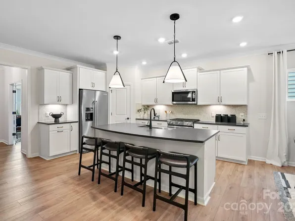 5928 Chumbley Point Rd, Charlotte, NC 28215