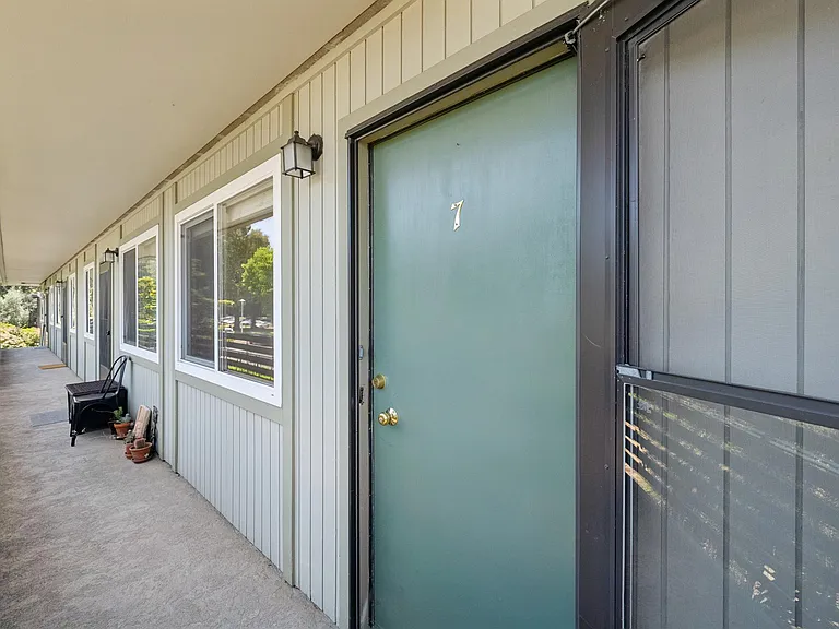 83 Pixley Ave #7 — Photo 2