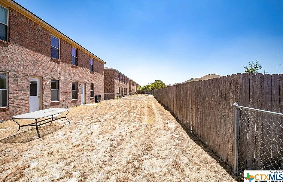 2708 Garland Dr — Photo 2