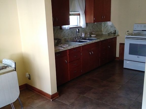 5th image of 785 Pottawatomie St