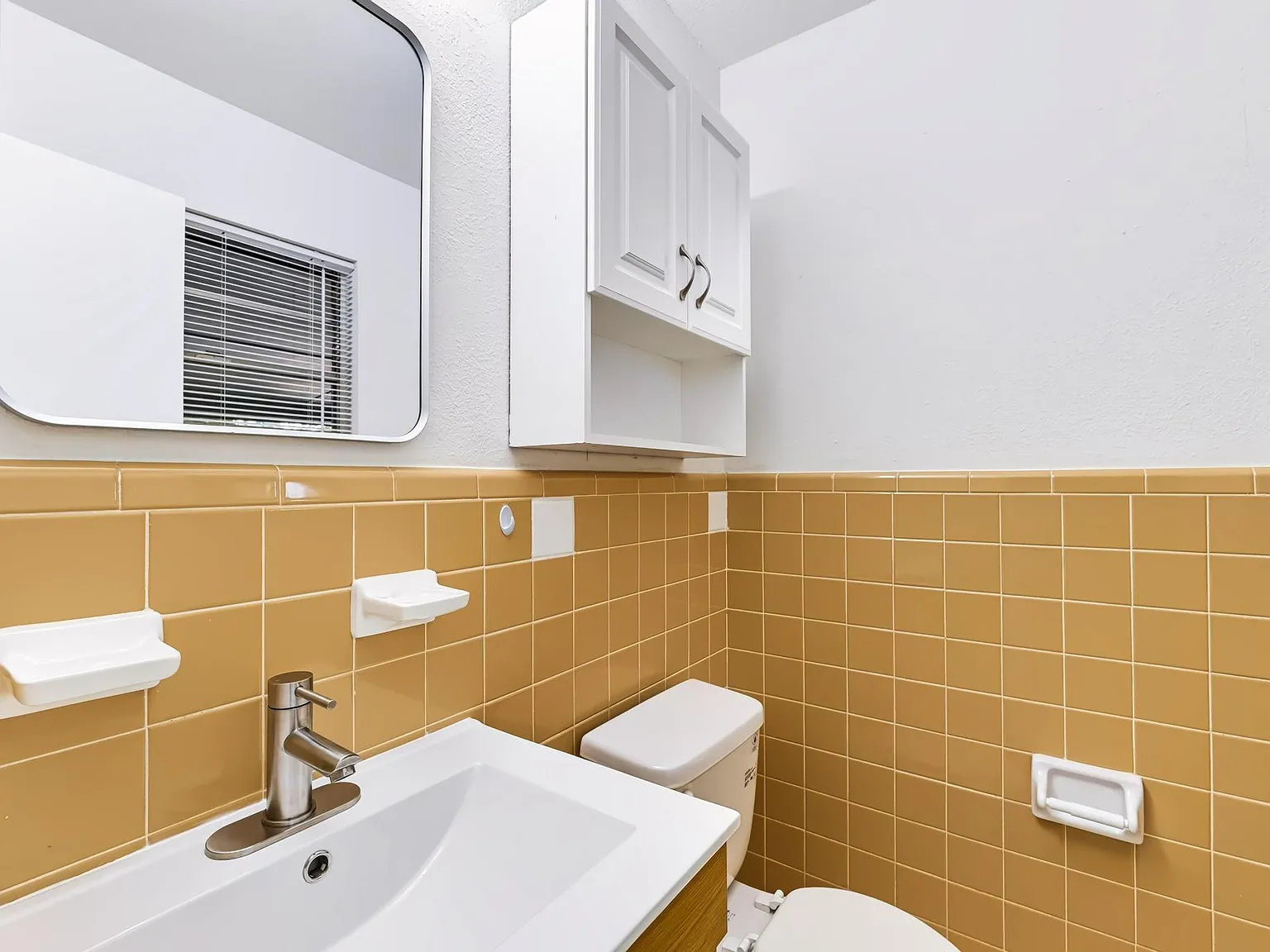 3 bed, 1.5 bath, 1023 sqft, $1,280 — Photo 3