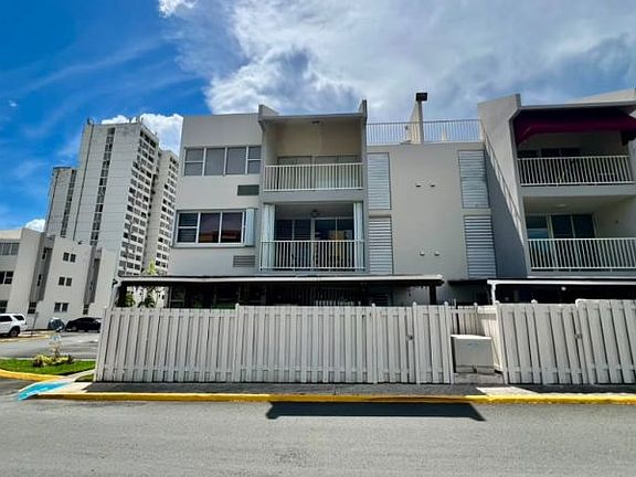 2nd image of Condominio Alborada 122