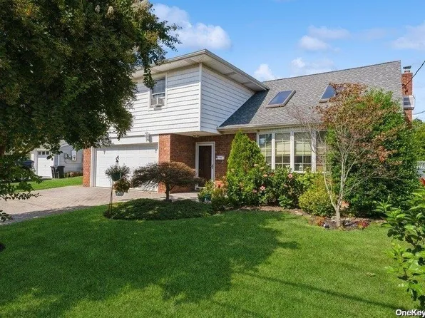 12 Adams Street, East Rockaway, NY 11518