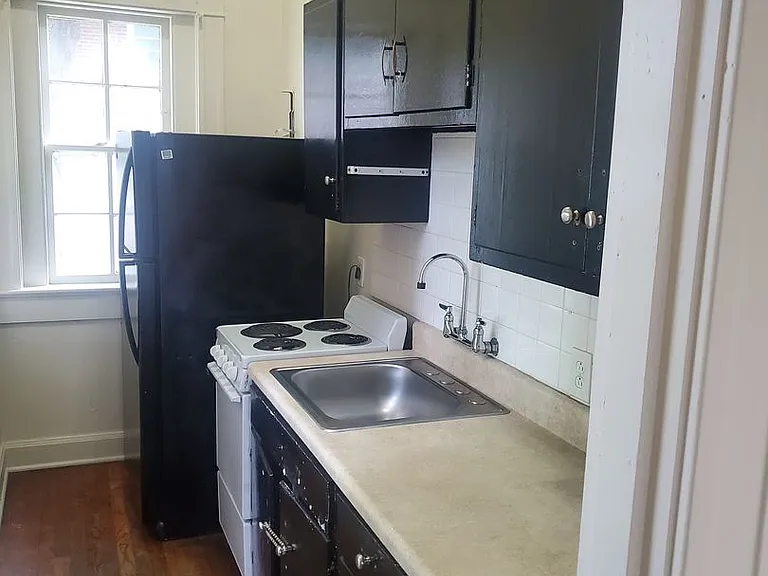 1415 Laurel Ave #18 — Photo 2