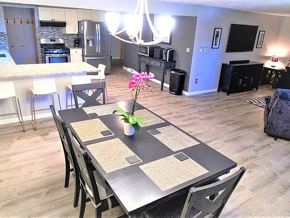 5th image of 106 Hollybrook Dr