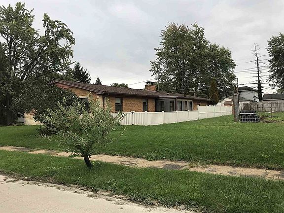 3rd image of 323 W North St