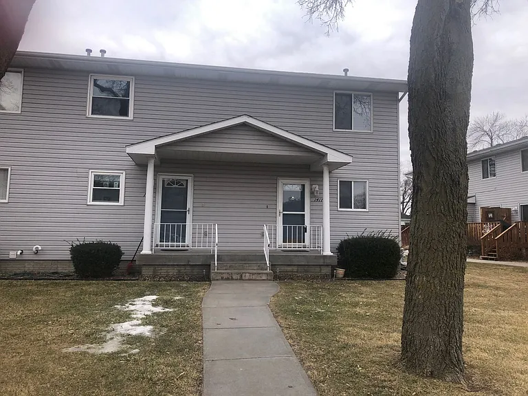 1417 W Charles St — Photo 1