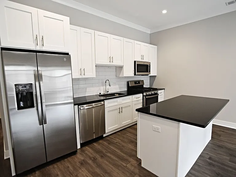 927 W. Irving Park — Photo 12