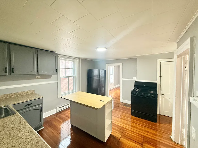 142 Paine St #1 — Photo 13