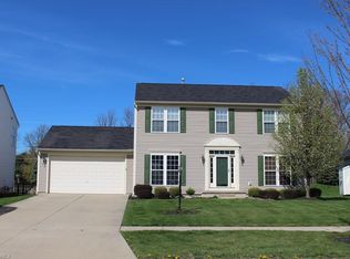 124 Stonesthrow Dr, Berea, OH 44017