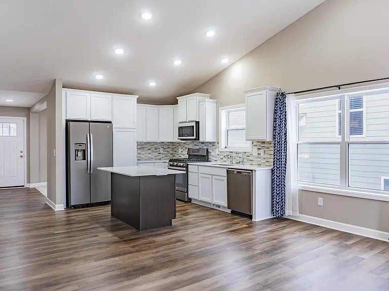 1430 Nutmeg Cir — Photo 13