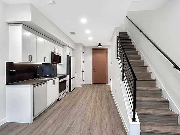 4th image of 630 Central Pkwy #1215