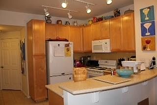 5th image of 350 K St Unit 417