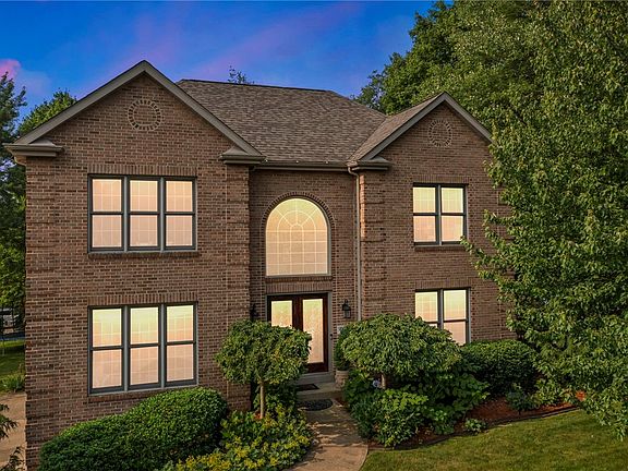 2nd image of 601 Heritage Pl