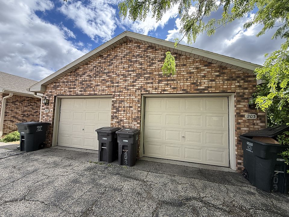 1st image of 203 Chalet Dr