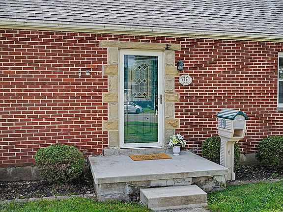 3rd image of 1110 Long St