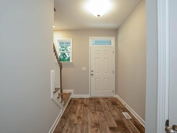 3rd image of 1232 Dogwood St
