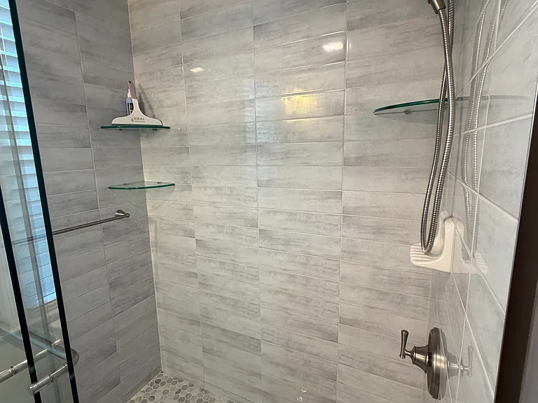 37 Basset St #1B — Photo 9