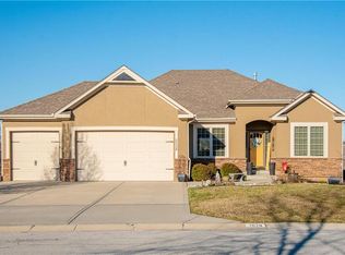 2629 SW Carlton Dr, Lees Summit, MO 64082