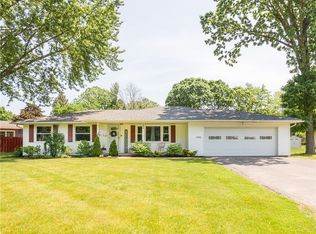 234 Black Walnut Dr, Rochester, NY 14615
