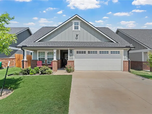 414 Travis Dr, McGregor, TX 76657