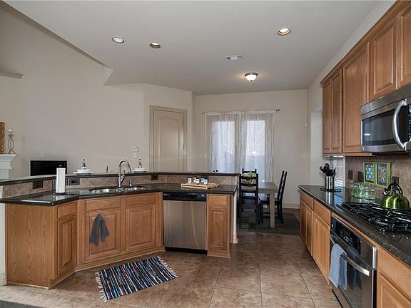 4th image of 1563 Barksdale Dr
