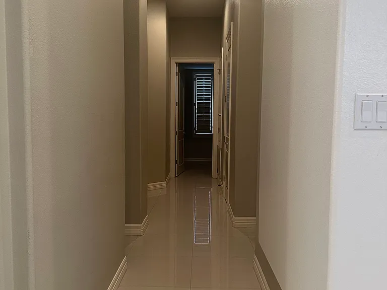 2605 Grand Canal Dr — Photo 5