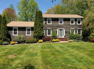 10 Quartz Ln, Trumbull, CT 06611