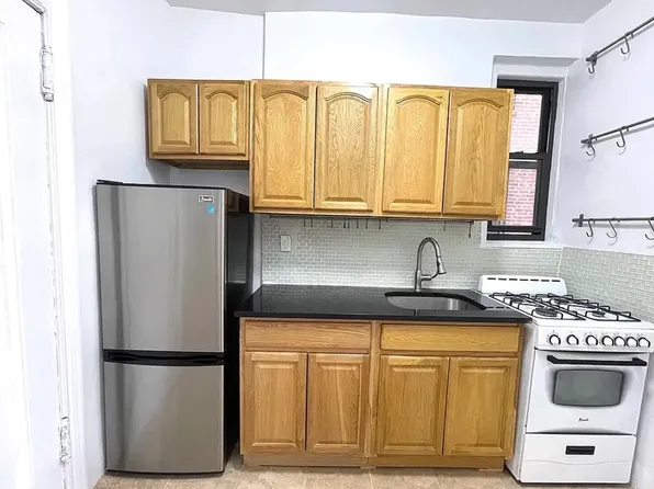 45-11 43rd Avenue image 1 of 4