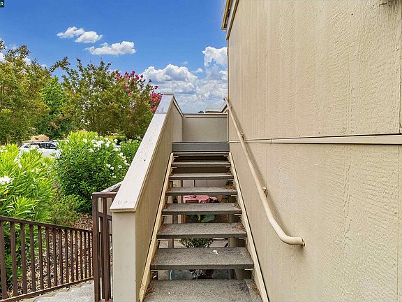 3rd image of 1748 Golden Rain Rd APT 5