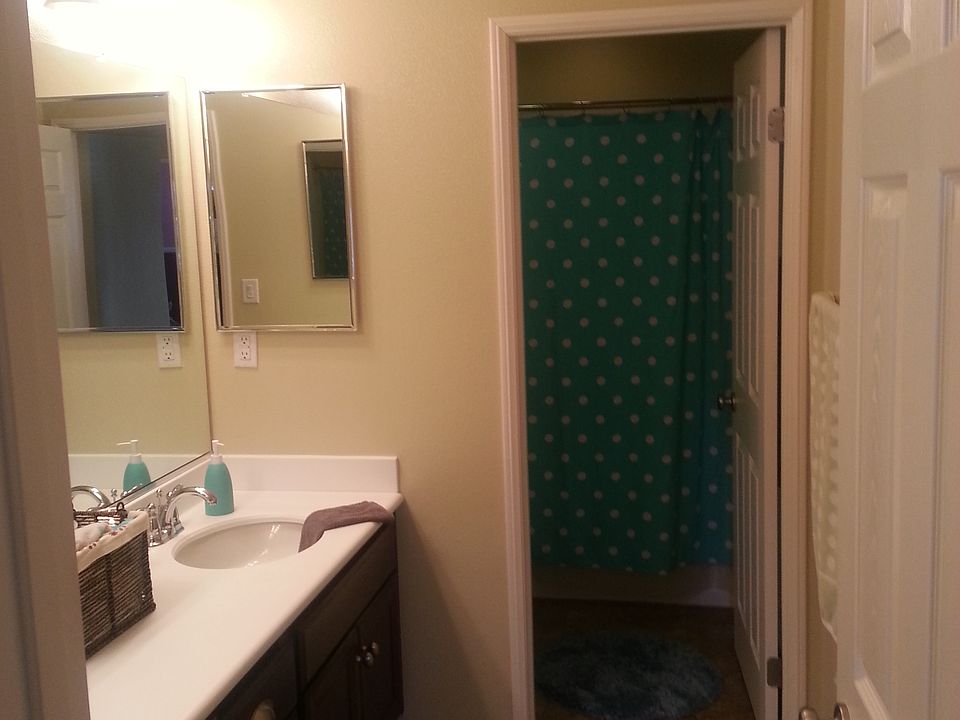 Full Bath 2