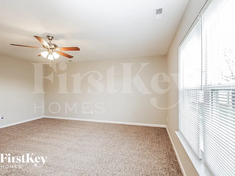 11720 Winter Pine Ln — Photo 2