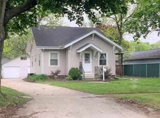 514 S 8th St, Clear Lake, IA 50428