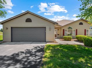 18 Carriage Ln, Owatonna, MN 55060