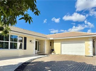 2120 Sandpiper ST, NAPLES, FL 34102